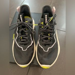 Sorel sneakers size 6.5 brand new